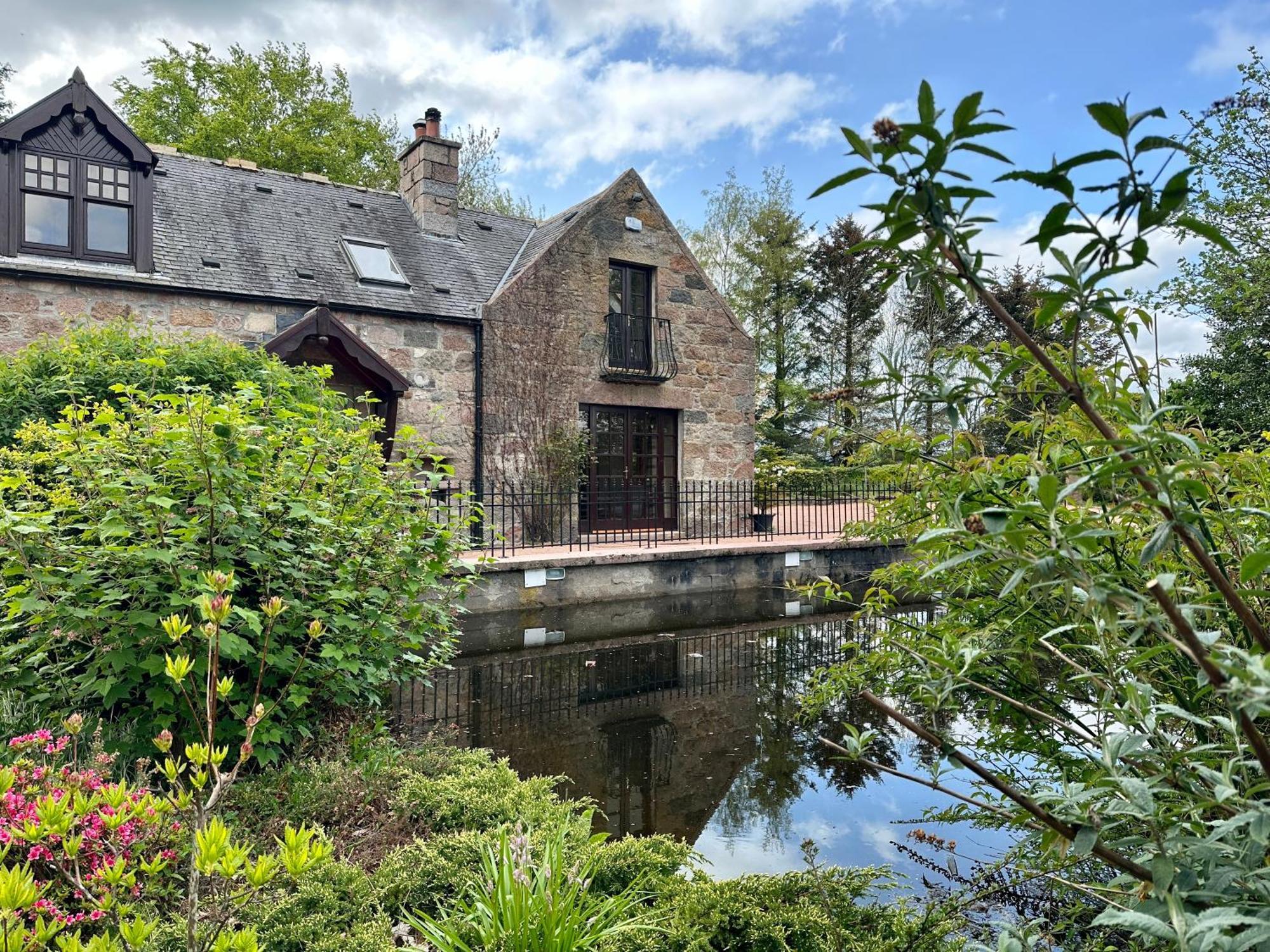 Awakening Alchemy Retreat Centre Bed & Breakfast Inverurie Exterior photo
